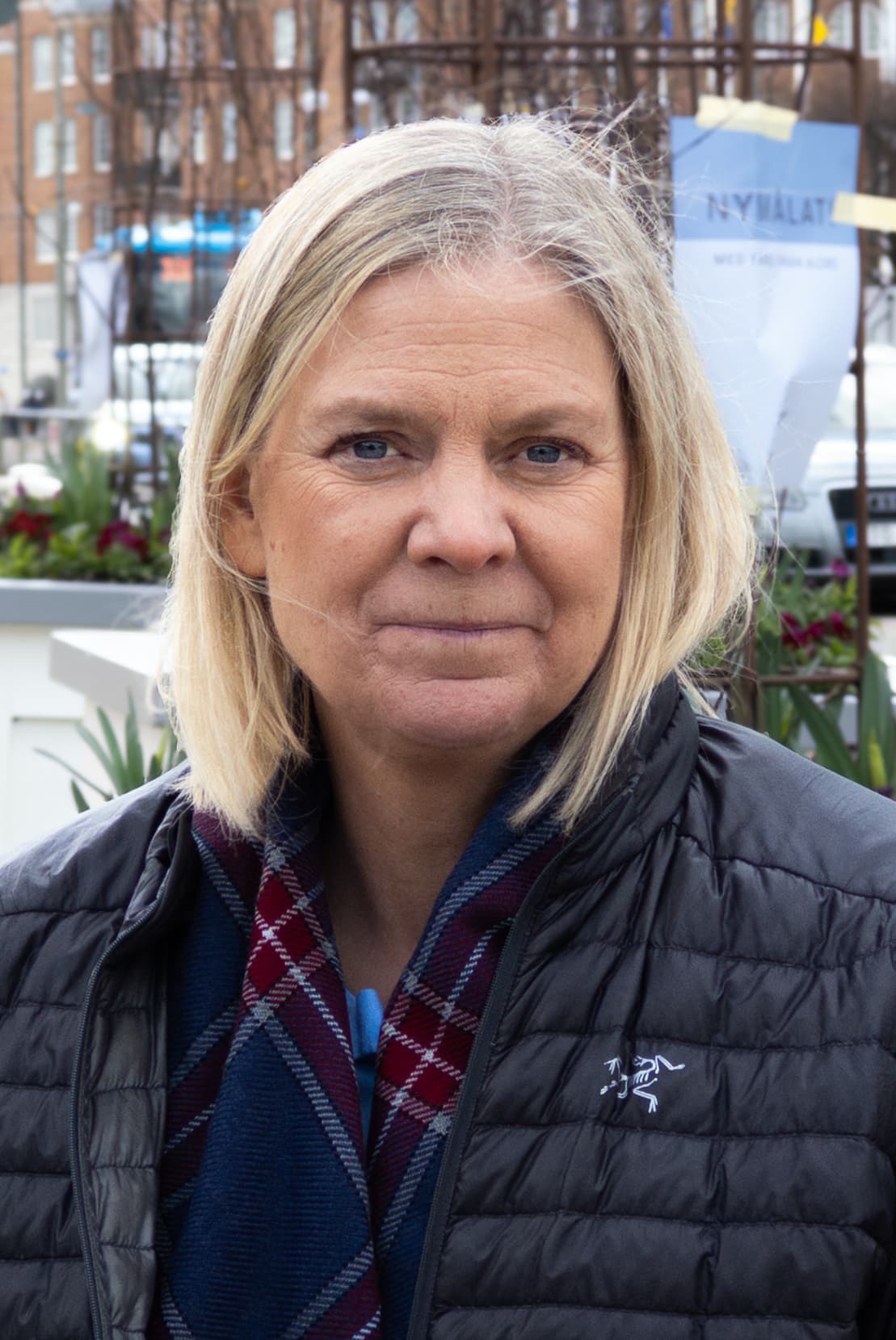 Portrait d’une femme aux cheveux blonds